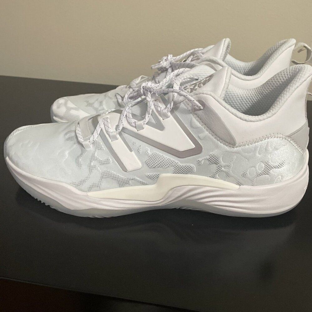 Size 18 - New Balance Two WXY V3 White Grey Men’s Basketball Sneakers Authentic - Picture 6 of 17